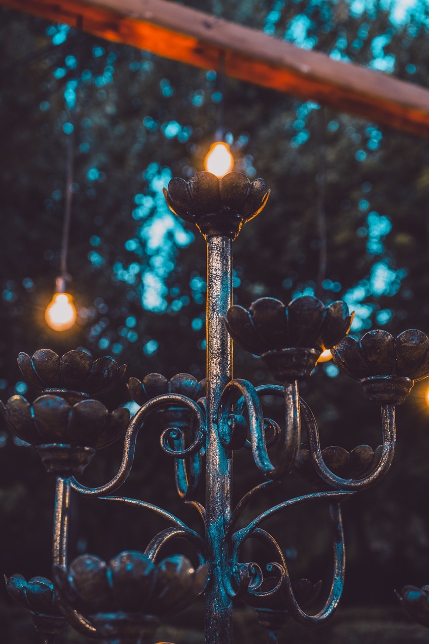 Lamp Post Light Decorative Outdoors  - kamranjafarpour / Pixabay